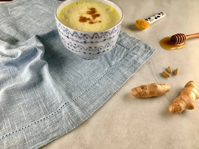 immune boosting turmeric latte